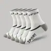 Nuevos Calcetines Deportivos Transpirables Absorbentes de Sudor para Correr de Otoño, Combinación de Colores, Casual Versátil, de Media Pantorrilla, Calcetines con Letras Modernos para Hombres y Mujeres