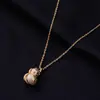 Collar Colgante de Perla Calabaza Micro-incrustada de Zirconia para Mujer Invierno Lujo Ligero Diseño de Nicho Cadena Exquisita para Clavícula Cadena de Collar de Alta Calidad
