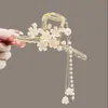 Grampo de Cabelo Lírio-do-Vale com Franjas, Presilha de Tubarão para Cabelo Feminino, Presilha de Garra para Parte de Trás da Cabeça, Acessório de Cabelo Exquisito de Alta Qualidade