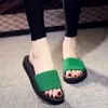 Chinelos para Mulheres, Sandálias de Espuma de Verão, Salto Alto, Solas Grossas, Chinelos Antiderrapantes, Peça Externa da Moda, Chinelos de Praia Listrados Estilo Coreano