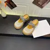 Estilo Delicado Malha Respirável Bico Fechado Meia-Pantufa Sapatos Femininos 2026 Novo Estilo Fita Decorativa Floral Decoração de Pérola Plataforma Sola Grossa