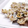 Flor de Concha Imitación de Dos Colores Acrílica Pieza de Flor de Seis Pétalos Joyería de Estilo Antiguo Hecho a Mano DIY Cadena para Teléfono Móvil Llavero Colgante para Coche