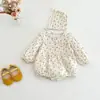 Macacão com capuz em algodão puro estampado com gola de renda estilo coreano para bebês e crianças pequenas primavera e outono