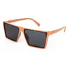 Gafas de sol de montura cuadrada grande de una sola pieza con patillas finas que muestran la cara pequeñas para exteriores Anti-UV 131 Rt032