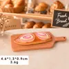 Brinquedo de Comida em Miniatura Simulada Saco de Pão com Água Alcalina Baguete Europeia Creme de Confeitar Acessórios DIY Boneca de Bolo Casa de Bonecas Decoração de Mesa