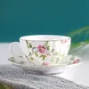 Conjunto de xícaras de café estilo europeu para mulheres, pequeno luxo, elegante, xícara de chá floral de cerâmica fresca, presente para o Dia da Mulher