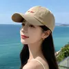 Gorra de Béisbol Bordada Est para Mujer, Gorra de Béisbol de Verano con Parte Superior Suave Estilo Coreano Nicho, Sombrero de Sol Versátil para Adelgazar la Cara para Hombres