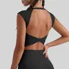 Top de yoga de alta elasticidade para mulheres com bojo embutido, lindo design nas costas, sem mangas, respirável, justo ao corpo, sem costas, roupa de treino