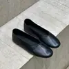 Sapatilhas de ballet minimalistas de bico redondo, corte baixo, para calçar e para o trabalho, novos sapatos baixos versáteis estilo vovó para o outono de 2026