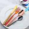 Venta al por mayor Acero Inoxidable 304 Cubiertos Estilo Occidental Modelo Nuevo Chapado en Titanio Mango Cuadrado Mango Esmerilado Cuchillo para Bistec, Tenedor, Cuchara Juego de Cuatro Piezas