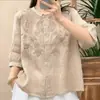 Blusa bordada estilo retro para mamás, tela fina casual de verano, nuevo diseño de manga tres cuartos, corte holgado y efecto adelgazante