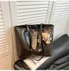 Bolso Tote Grande de Hombro Único con Textura Retro Simple para Viajes de Mujer, Nuevo para Otoño e Invierno 2025, Gran Capacidad
