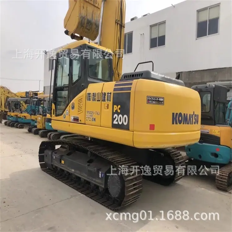 pc200 excavator (1)