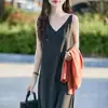 Vestido de Tricô Suspensório Gola V Lã Penteada Novo Verão 2025 Feminino Sem Mangas Cor Lisa Cintura Alta Saia Midi