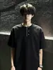 Camiseta de Manga Corta para Hombre, Marca de Moda, Corte Holgado, Mangas Tres Cuartos, Nuevo Estilo Verano 2026, Moda de Celebridad de Internet, Top Sencillo, Moderno