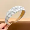 Accesorios para la Cabeza Diadema Celebridad de Internet Pinza para el Cabello Pasador Mayorista de Pequeños Artículos de Yiwu Pendientes Pendientes de Botón Gomas para el Cabello Fuente de Artículos de Puesto Callejero