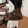 2024 Nuevo Patrón de Moda Leopardo Bolso de Mujer Hombro Único Bolso de Mano Coreano de Invierno Bolso Tote Estilo Francés para Viajar