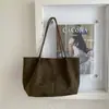 Bolso de Hombro Grande de Gamuza para Viajes de Otoño 2025 Versión Coreana Casual Simple para Mujer Bolso de Hombro Ins