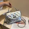 Bolsa transversal feminina com padrão de losangos transfronteiriça, novo modelo 2026, bolsa de mão estilo Chanel, bolsa pequena quadrada de ombro e transversal vintage de alta qualidade