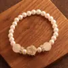 Pulseira de Contas de Concha de Cristal Rosa Natural Pulseira de Estrela Design de Nicho de Luxo Leve Feminino Estilo Quente do Douyin de Alta Qualidade