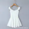 Vestido Blanco Corto de Estilo Francés para Mujer, Cuello Cuadrado con Tirantes Finos, Elegante y Atractivo, Ceñido a la Cintura y Adelgazante, Favorecedor para Figuras Pequeñas, Corte en A
