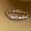 Anillo Hueco Resistente Dulce y Fresco para Mujer, Anillo Abierto Versátil Apilable Declaración de Moda, Anillo para Dedo Índice Diseño de Nicho