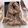 Cachecol de Algodão e Linho Plissado de Cor Sólida para Mulheres Outono Inverno Novo Estilo Xale Texturizado Amassado Leve Respirável Versátil Longo Lenço de Seda