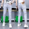 Jeans de Alta Gama para Hombre Otoño 2026 Lujo Ligero Nuevo Estilo Gris Claro Moda Coreana Elásticos Ajustados Skinny Pantalones Largos