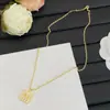 Novo Colar Sijia com Placa Quadrada Cravejada de Diamantes Arco do Triunfo para Mulheres, Design de Nicho Francês de Luxo Leve, Corrente de Clavícula Totalmente Cravejada de Diamantes de Alta Qualidade