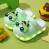 Crocs Infantis Luminous de EVA Meninas Novo Verão Sola Grossa Sandálias Fechadas Resistentes ao Deslizamento para Uso Externo