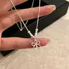 Collar de Flor Hueca 2026 Nuevo Modelo Gama Alta Lujo Nicho Simple y Impresionante Cadena para Clavícula Cadena de Cuello para Mujeres