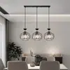 Lustre de restaurante com três luzes, moderno minimalista criativo e único estilo nórdico, adequado para sala de jantar e balcão de bar, lustre pequeno de cristal moderno e estiloso