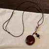 Colar com Pingente Vintage Estilo Chinês em Madeira de Bolota para Mulheres, Acessório de Pescoço Corrente de Suéter com Design de Nicho Retrô