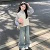 Conjunto Suave de Estilo Coreano para Niñas de Primavera y Otoño: Conjunto de Tres Piezas: Chaleco de Punto con Lazo, Camisa, Pantalones de Mezclilla Bordados con Estrellas