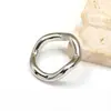 Anillo de Acero de Titanio Elegante con Forma de Ola Asimétrica de Nicho Transfronterizo Europeo y Americano para Mujer, Pulsera Sencilla y Versátil Estilo Pareja Oro de 18K