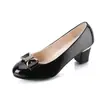 Zapatos de mujer de tacón alto con pedrería, zapatos de tacón alto de otoño para mujer, zapatos de cuero poco profundos con lazo, estilo nuevo 2026, zapatos de vestir para trabajo profesional