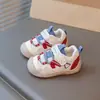 Sapatos para bebês meninos, novos sapatos de primavera e outono para bebês com solas macias, antiderrapantes, malha respirável para meninas, sapatos funcionais para bebês, da moda