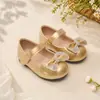 Sapatos rasos femininos de couro leve para usar com vestido em festas de aniversário, couro envernizado brilhante com laço de strass, sapatos infantis