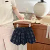 Conjunto de Dos Piezas Fresco Bordado Estilo Coreano para Niñas, Atuendo de Verano para Bebés y Niños Pequeños, Camisa Estilo Muñeca con Mangas Abullonadas Combinada con Shorts Azules Marinos Estampados