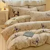 Conjunto de Quatro Peças para Quarto em Lã de Leite Espessa de Alta Qualidade Classe A Conjunto de Lã Quente Antiestático Tridimensional Esculpido de Lado Duplo de Inverno