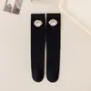 Calcetines largos nuevos para niñas transfronterizos, calcetines hasta la rodilla para niños de primavera y otoño, calcetines de dibujos animados de princesa para niñas de otoño, venta al por mayor