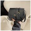 Bolsa de Hombro Cruzada Sencilla de Invierno 2023 Retro Invierno Nueva Moda Casual Color Sólido para Viajes Bajo el Brazo Hombro Cruzado Sillín
