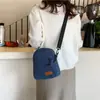 Bolsa pequena transversal de veludo estilo coreano artística 2026 novo modelo estilo coreano ins moda trendy versátil ombro único transversal para o dia a dia