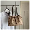 Bolsa de mão simples com bolinhas estilo coreano para mulheres, nova bolsa transversal de nicho 2026, bolsa tote popular e estilosa para o dia a dia