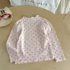 Elegante y con estilo~ Nueva llegada para niñas en otoño, estilo coreano, camiseta básica de cuello medio, temperamento de bebé, estampado floral, camiseta de manga larga, moderna