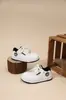 Zapatillas Deportivas Infantiles 2026 Primavera Nuevo Estilo Tenis Casuales para Niños Modernos Versátiles Zapatillas Suaves para Niñas Zapatos de Entrenamiento Alemanes Gato Jingle