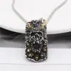 P1059 joyería de comercio exterior al por mayor personalidad europea y americana retro cuerno monstruo calavera hombres titanio acero colgante