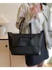 Bolso tote de mujer transfronterizo 2026 otoño e invierno de gran capacidad, bolso de mano retro simple, bandolera de hombro, nuevo estilo moderno