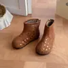 Botas de moda para niñas 2026, diseño retro de lunares, botines para niñas pequeñas, estilo slip-on moderno, botitas tipo Martin para bebé, botas de suela antideslizante