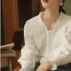 Blusa de Encaje Blanca para Mujer, Primavera y Otoño 2026, Estilo Retro Francés de Corte, Cuello en V, Mangas Abullonadas, Top Elegante